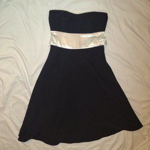 Strapless dress